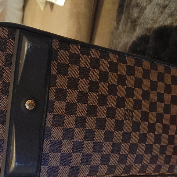 Lv carry on luggage - Picture 4 of 14